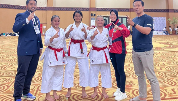 Karateka SMANOR Tadulako Raih Emas Kata Beregu Kejurnas SKO/PPLP di Manado