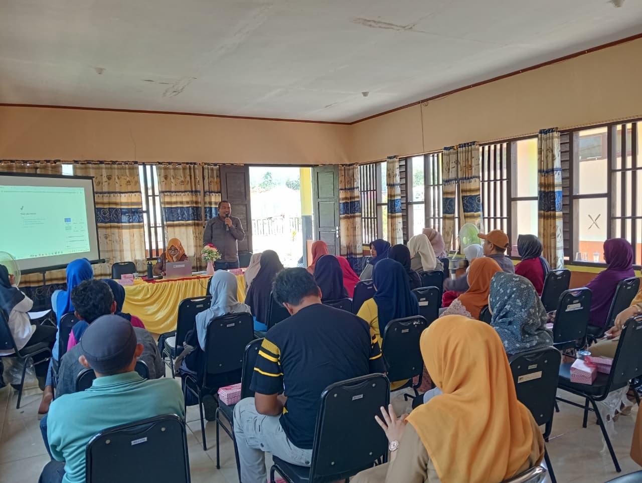 rapat komite